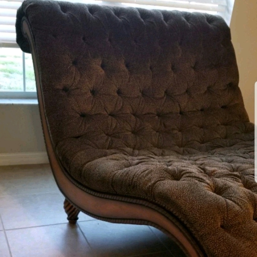 Beautiful chase lounge